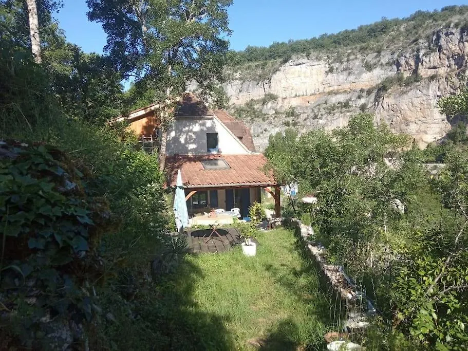 Maisonnette Dans Un Ecrin De Pierre Et De Verdure Cabrerets Holiday home