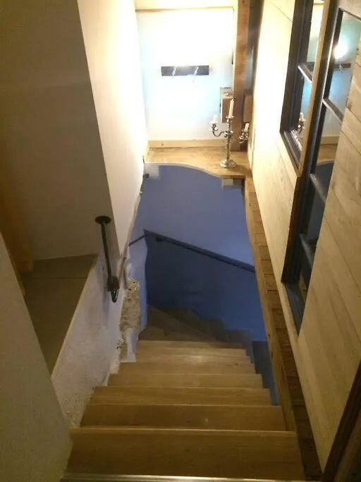 Maisonnette Dans Un Ecrin De Pierre Et De Verdure Cabrerets