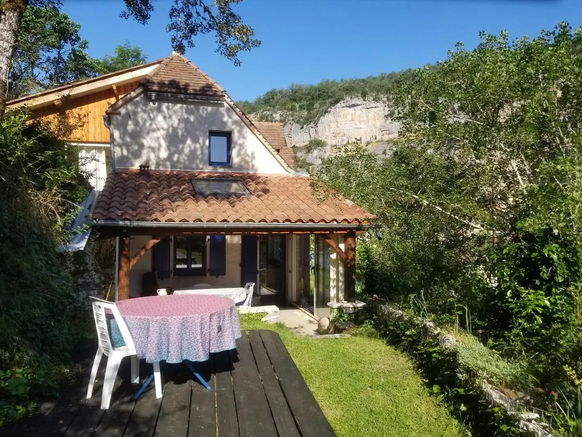 Maisonnette Dans Un Ecrin De Pierre Et De Verdure Cabrerets Holiday home