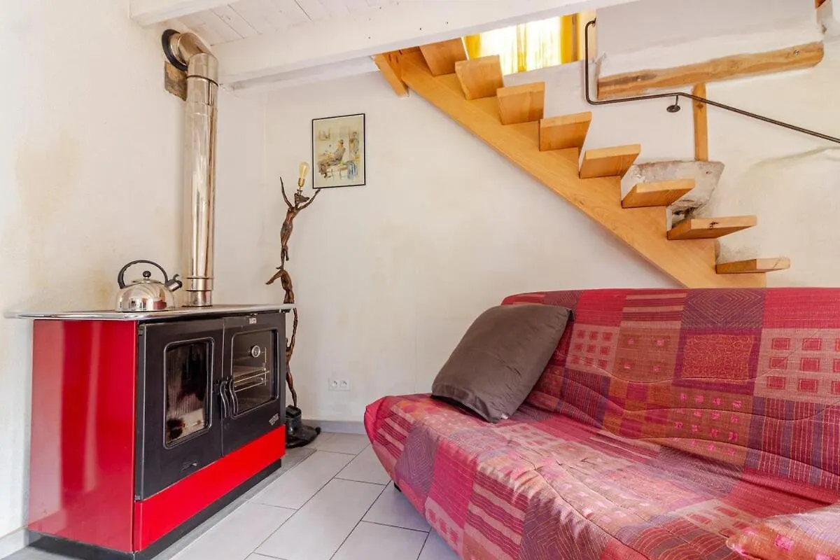 Maisonnette Dans Un Ecrin De Pierre Et De Verdure Cabrerets